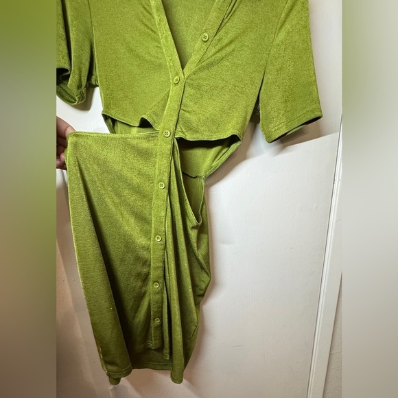 Runaway Claudia Mini Collared Button Front Waist Cut Out Grass Green Dress 6 - Picture 6 of 16